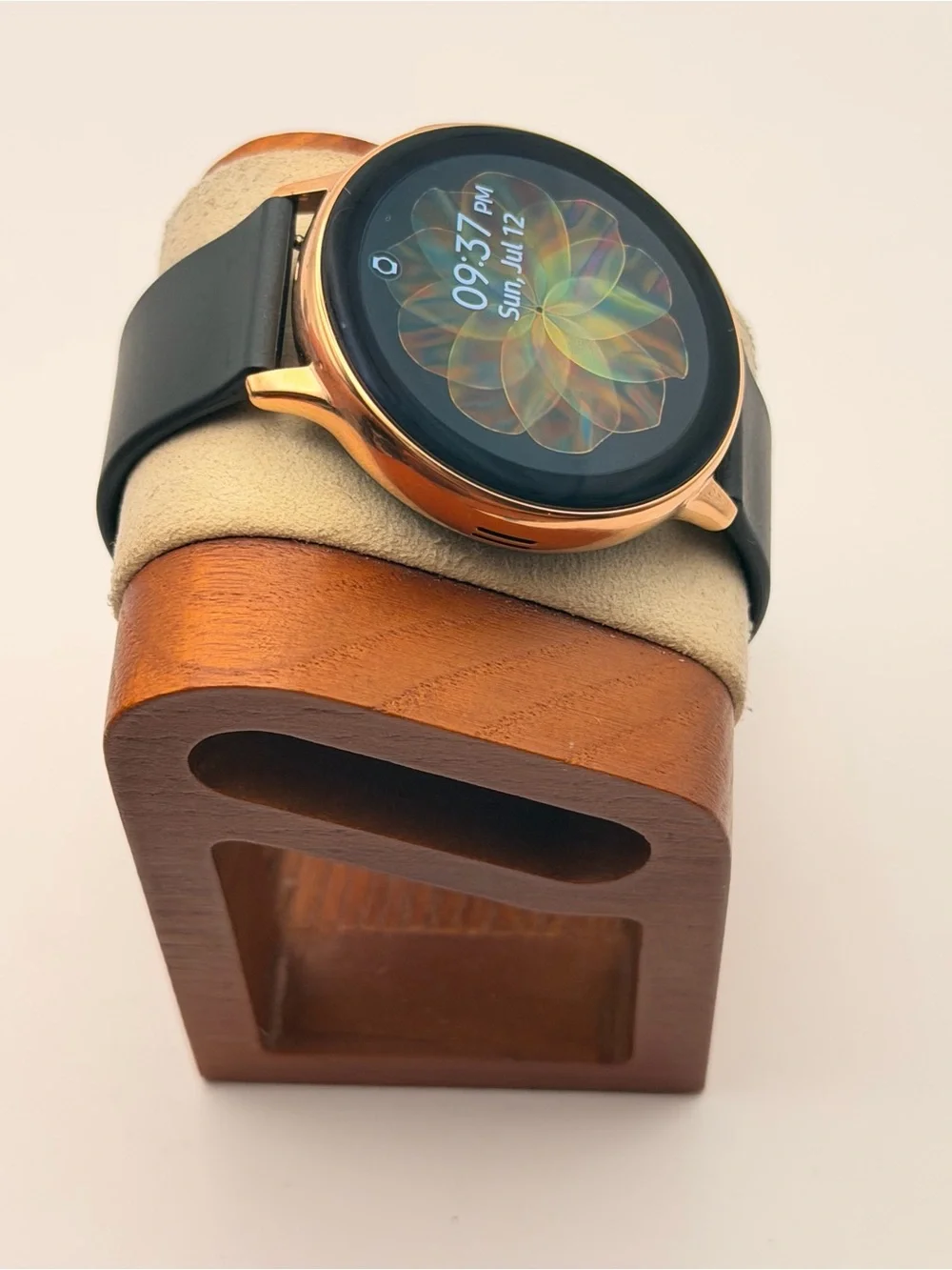 Samsung Galaxy Watch Active 2, Cellular, 44mm, Tested, Charger Included, Rose Go